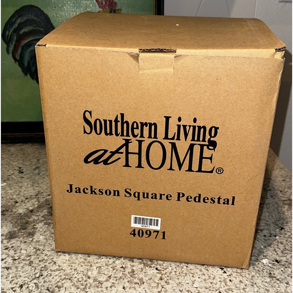 #40971 NIB Jackson Square Pedestal, Southern Living at Home #40971 - Picture 7 of 7